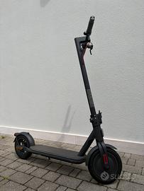 Monopattino elettrico Xiaomi 4 (190€ trattabile)