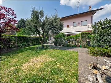 VILLA DI 180MQ CON GIARDINO, BOX E CANTINA!