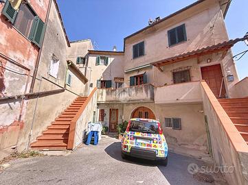 4 LOCALI A CRESPINA LORENZANA