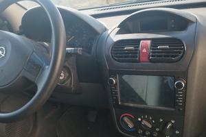 Opel corsa 1.0  5 p confort