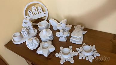 Piccole statue in gesso.