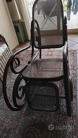 Sedia a dondolo antica