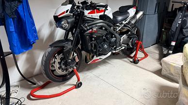 Nuovissima Triumph Speed Triple 1050 RS
