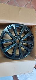 Cerchi in lega originali Audi.