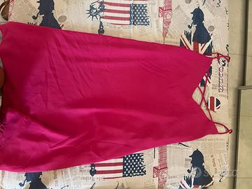 vestito con spalline sottili