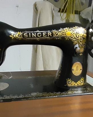 Macchina da cucire SINGER vintage, con  mobiletto