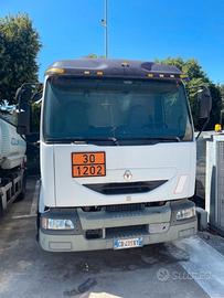 Renault cisterna ADR