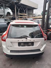 VOLVO XC60 2.0 D - ANNO 2011 - PER RICAMBI