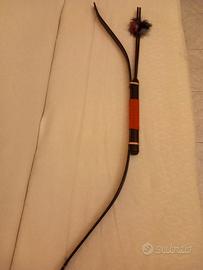 Arco con frecce souvenir 120 cm.