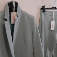 Completo tailleur verde salvia