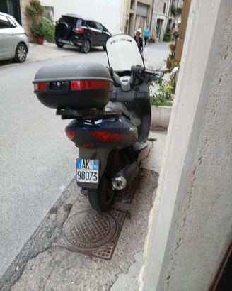 Moto 150 scooter