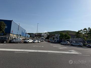 NEGOZIO A MUGGIA