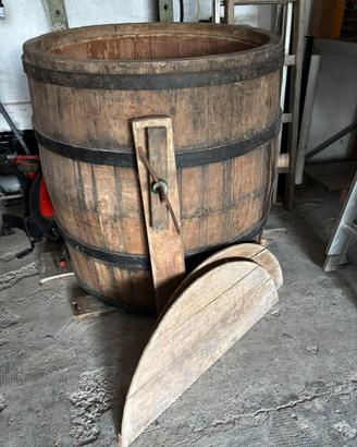 Botte in castagno per vinificazione