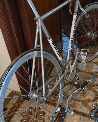 bici a scatto fisso reversibile Bianchi
