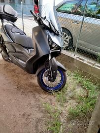 moto Yamaha x max 300