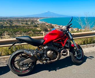 MONSTER 821