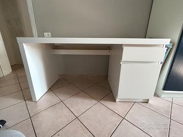 SCRIVANIA MALM IKEA – 140 × 65 × 73 cm