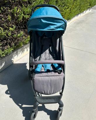 Passeggino leggero e manegevole