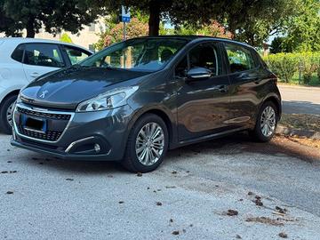 Peugeot 208 PureTech 82 5 porte Allure