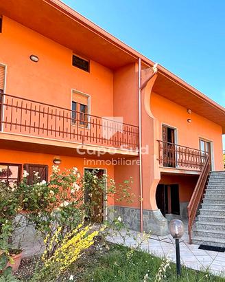 Splendida villa indipendente con giardino