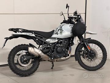 Royal Enfield Himalayan 450 kamet white tubeless