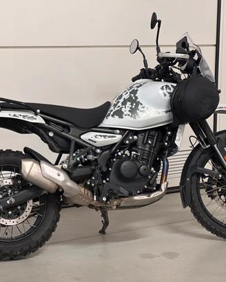 Royal Enfield Himalayan 450 kamet white tubeless