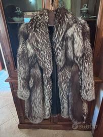 Pelliccia artigianale in vera volpe argentata