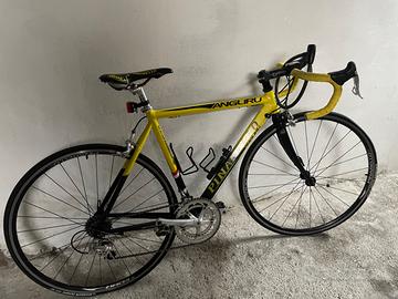 Bici da corsa Pinarello Angliru S