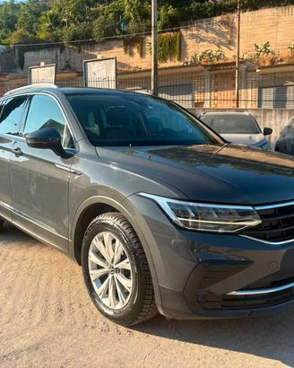 Volkswagen Tiguan 2.0 TDI 150 CV SCR DSG R-Line