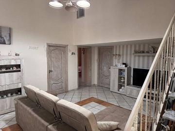 Appartamento di 130 m² con 5 locali a Napoli