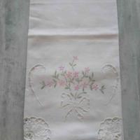 Tenda ricamata 110x70