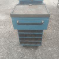 Carrello porta attrezzi per officina