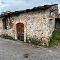 Rustico da ristrutturare