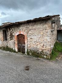 Rustico da ristrutturare
