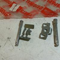 PERNI E MOLLE PINZA FRENO ANTERIORE LEONARDO 250 /