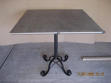 Tavolino in ferro