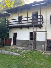 Rustico / Casale di 220 m² con 2 locali a Bagnolo 