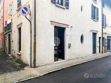 NEGOZIO A BAGNOLO MELLA