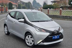 Toyota Aygo 1.0 VVT-i 69 CV 5P benzina e GPL casa 