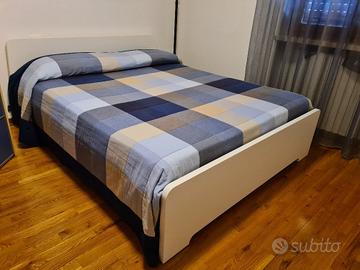 Letto matrimoniale in legno