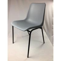 Sedie in ferro impilabili