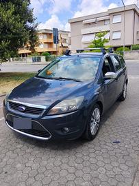 Ford Focus station wagon 