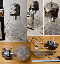 Lampada a sospensione gigante a forma di lampadina