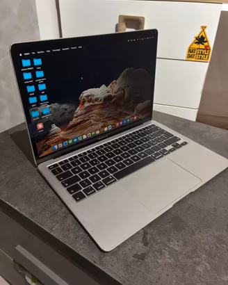 Apple Macbook Air 13”