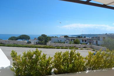 SALENTO Trilocale climatizzato 200m fronte mare