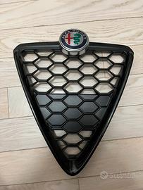 Calandra a nido d’ape Alfa Romeo Giulietta