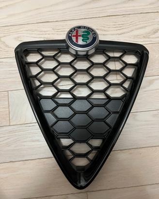 Calandra a nido d’ape Alfa Romeo Giulietta