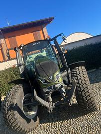 Trattore agricolo Valtra
