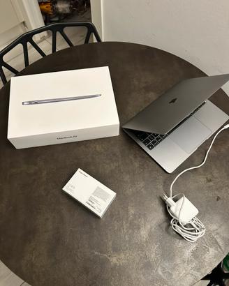 Macbook air 13” 2020, chip M1 e ssd 512gb