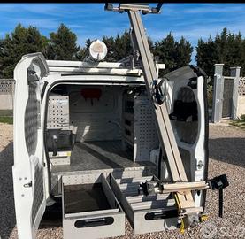 Portascale e tubolare portaoggetti furgone